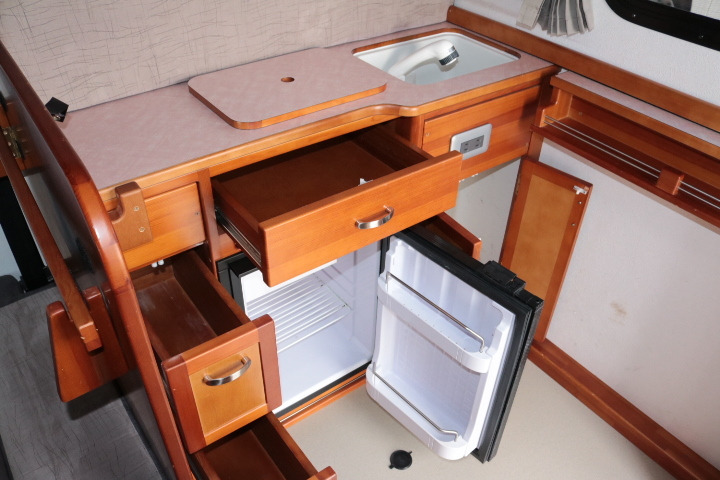 キャンピングカーキャブコン