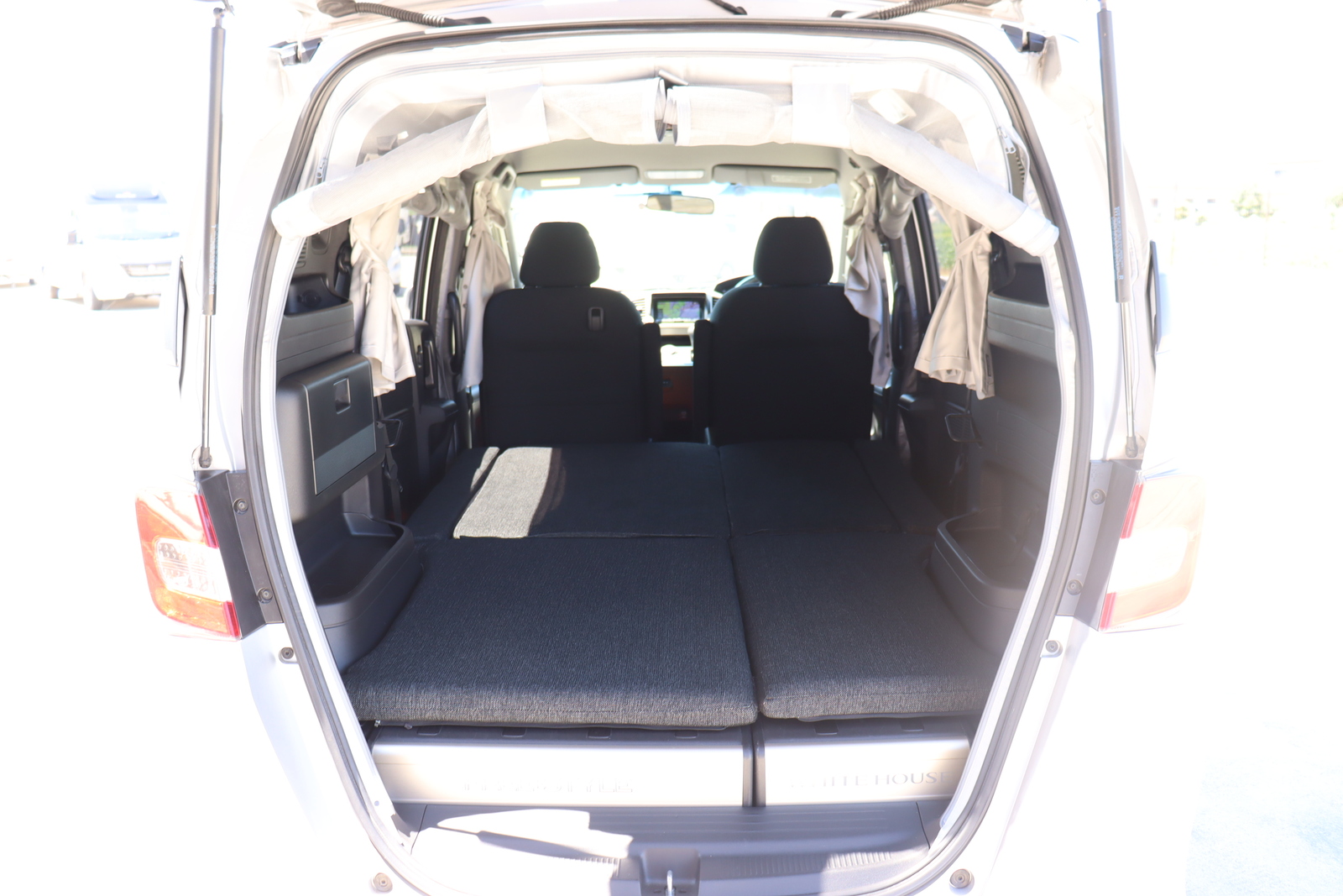 キャンピングカーバンコン