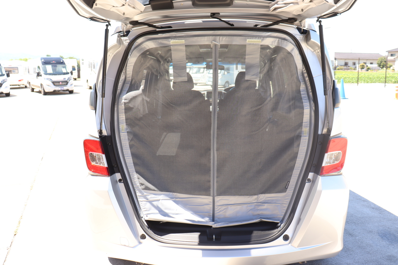 キャンピングカーバンコン