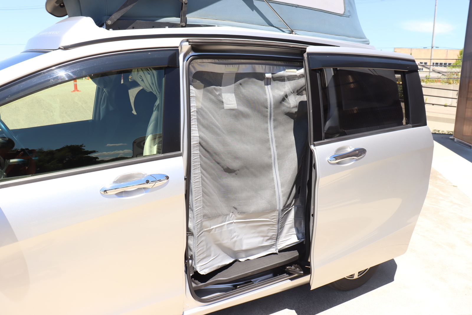 キャンピングカーバンコン