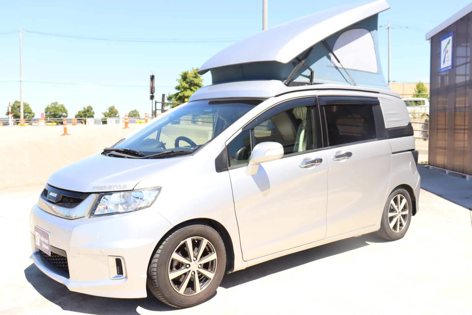 キャンピングカーバンコン