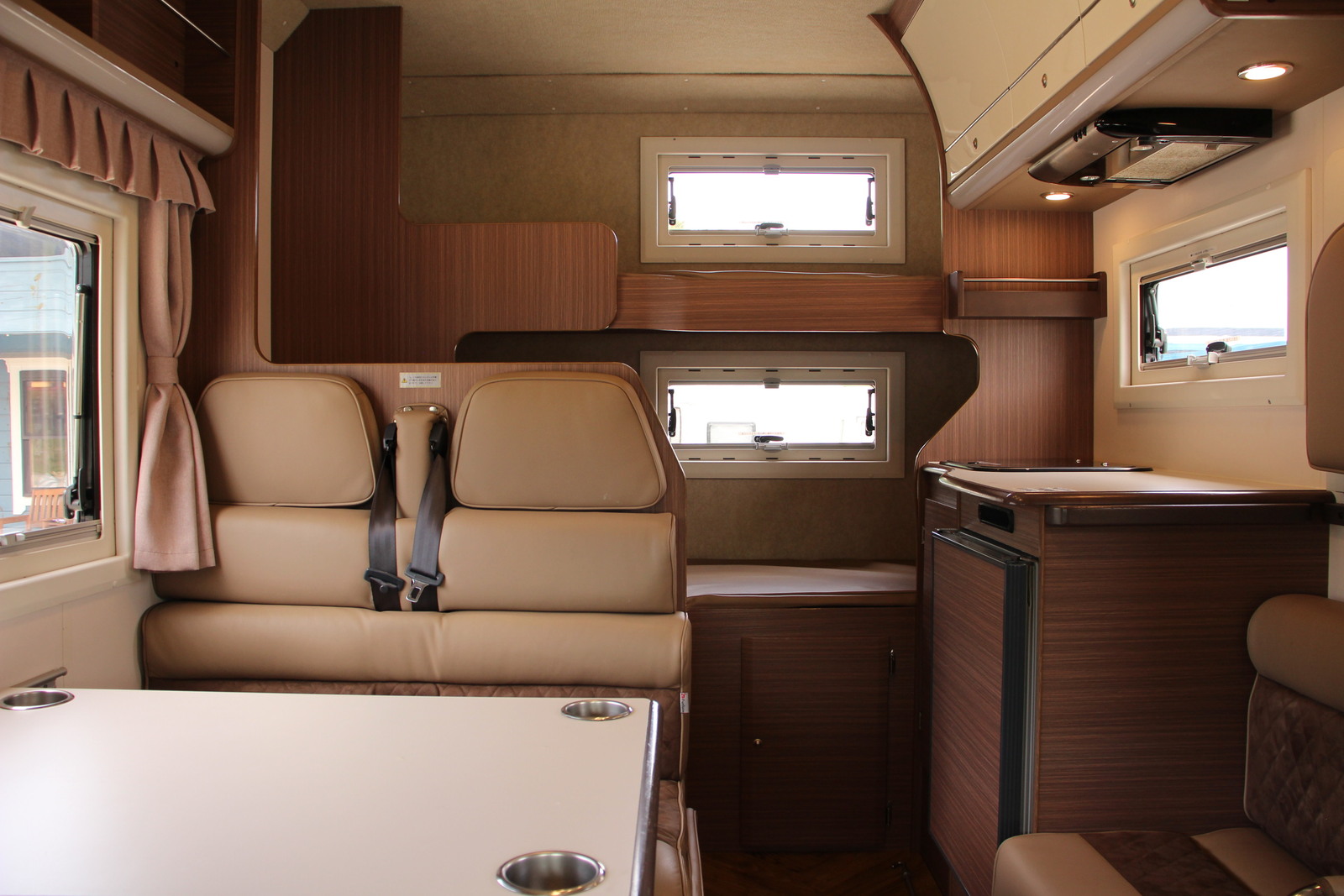 キャンピングカーキャブコン