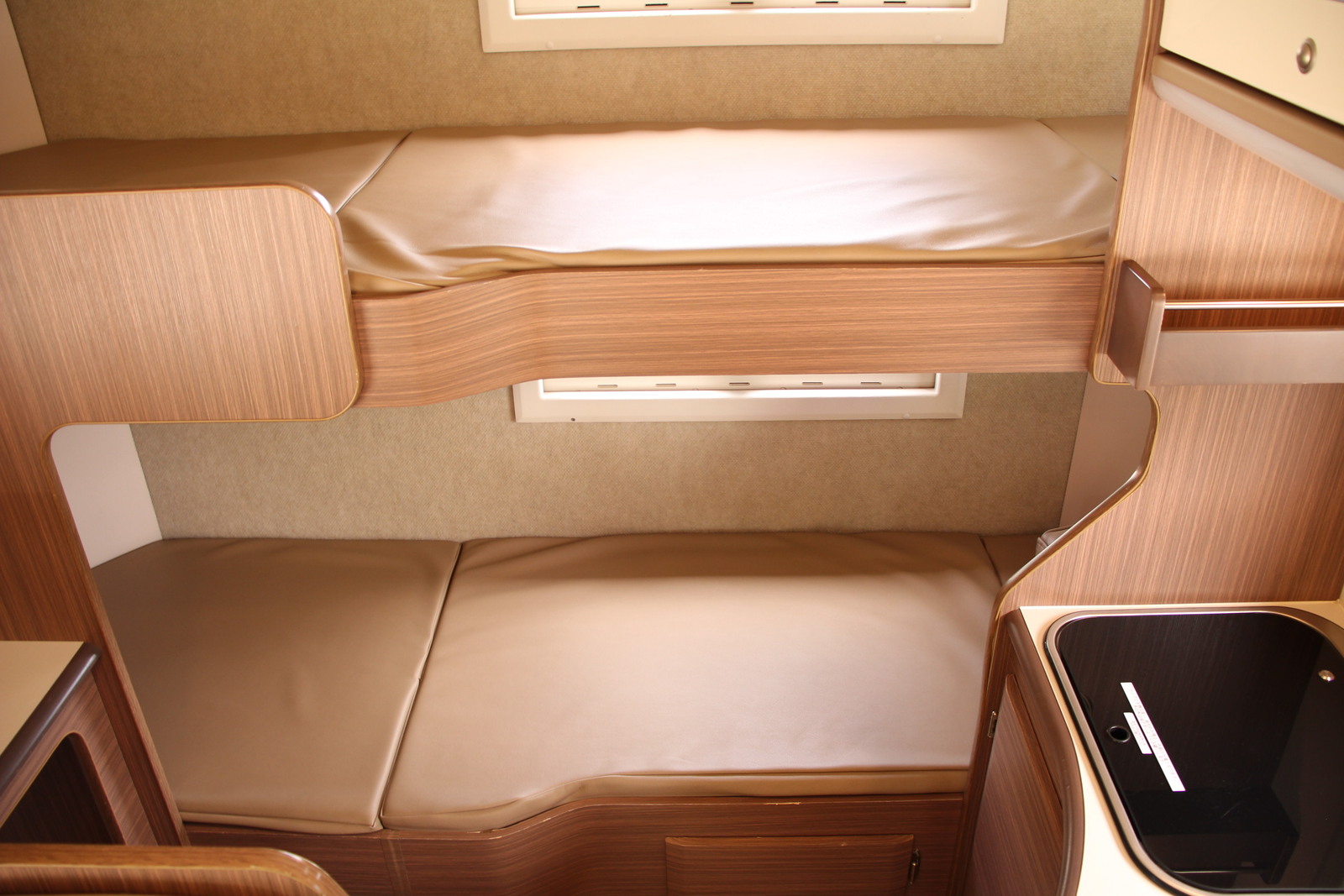 キャンピングカーキャブコン