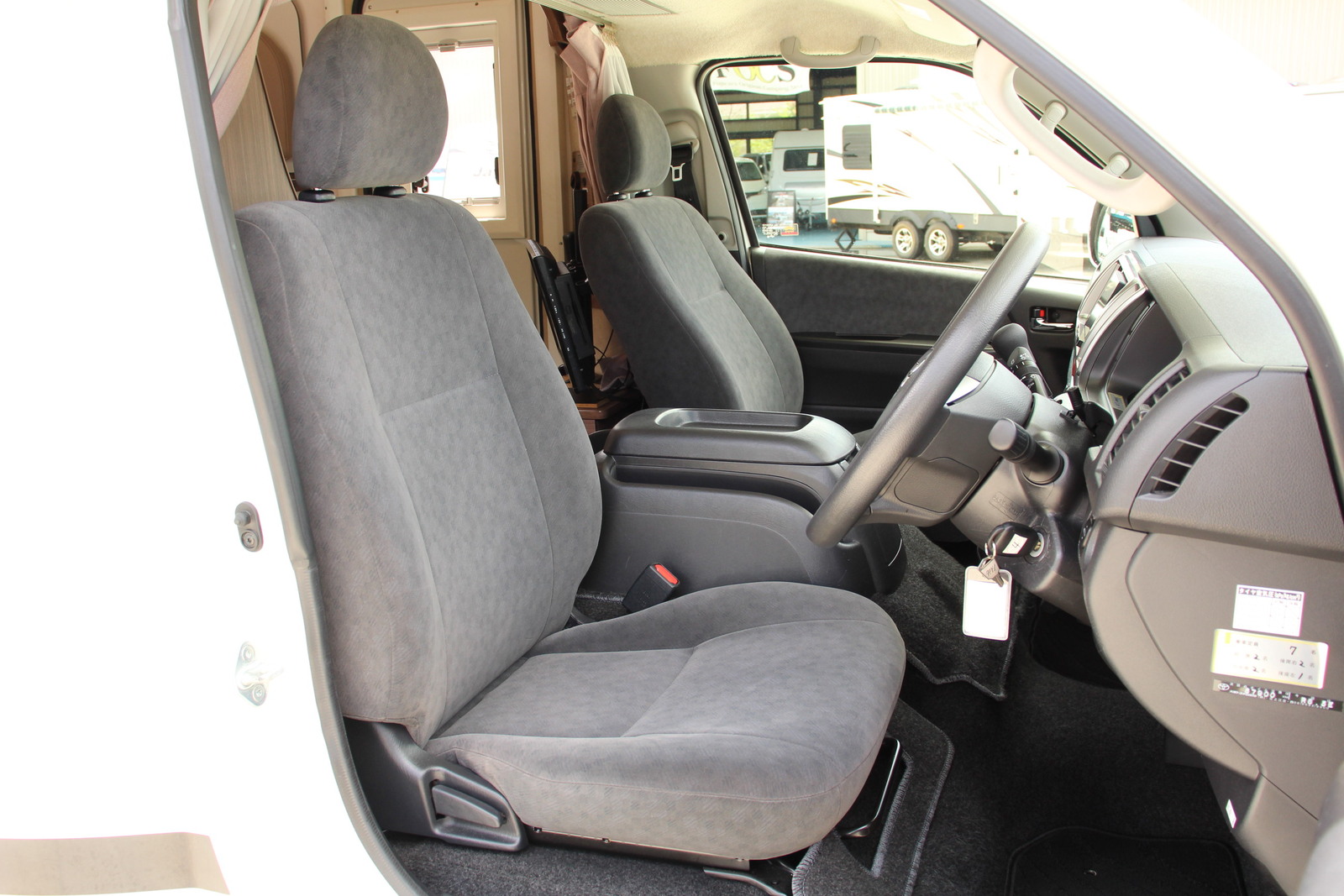 キャンピングカーキャブコン