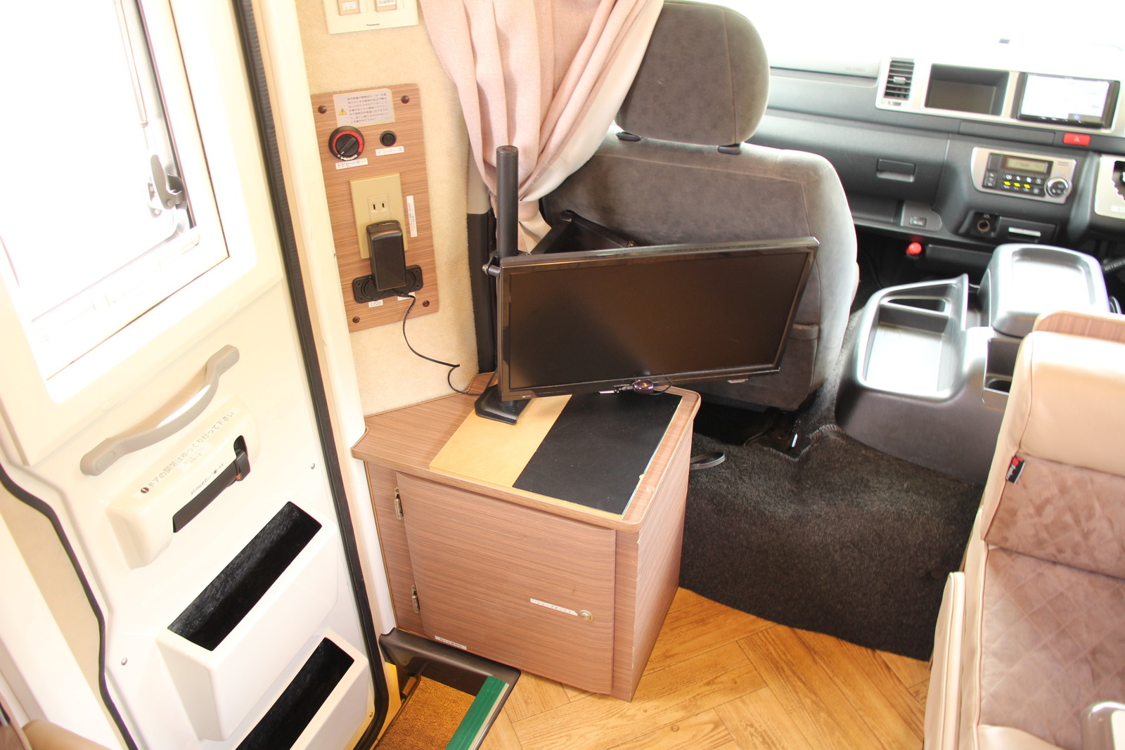 キャンピングカーキャブコン