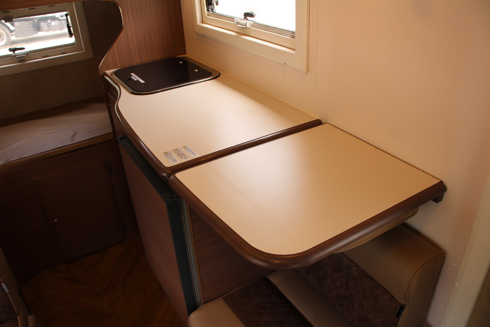 キャンピングカーキャブコン