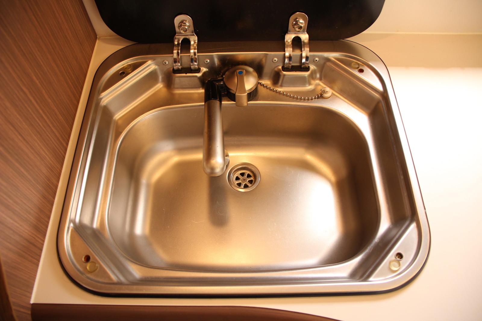 キャンピングカーキャブコン