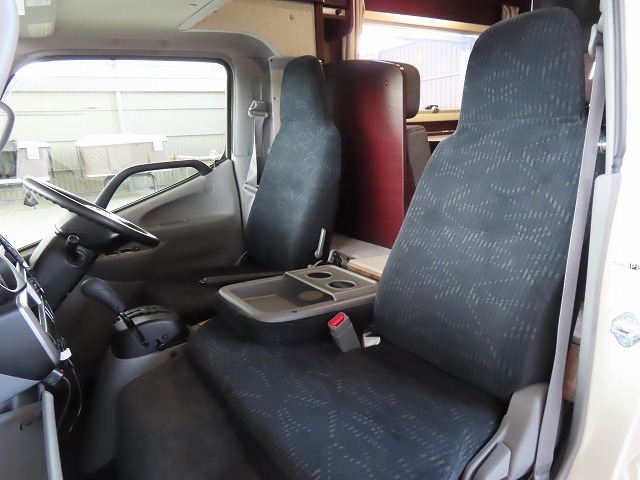 キャンピングカーキャブコン