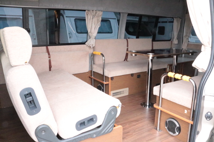 キャンピングカーバンコン