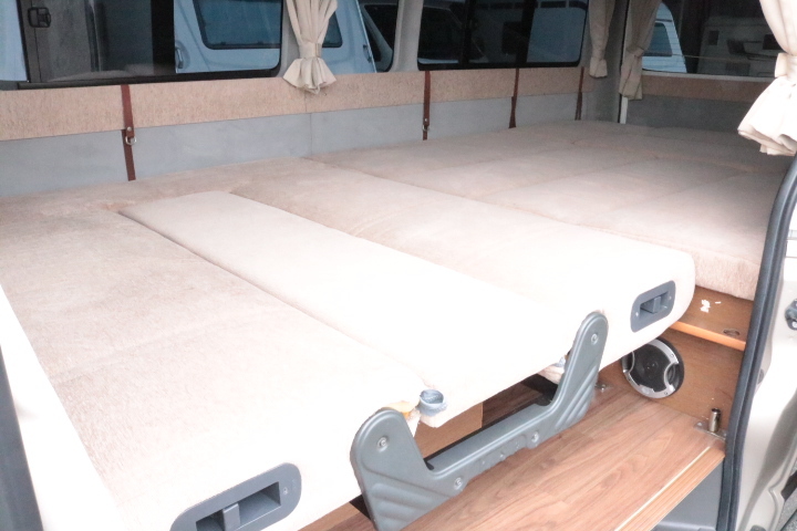 キャンピングカーバンコン