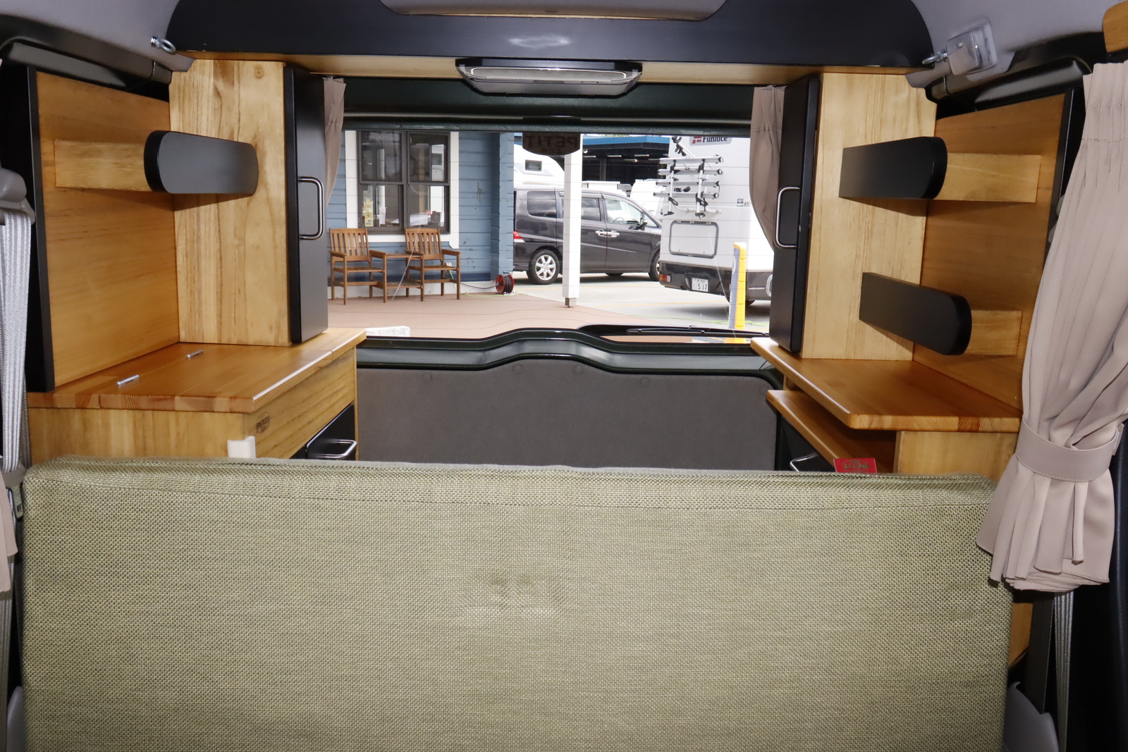 キャンピングカー軽キャンパー