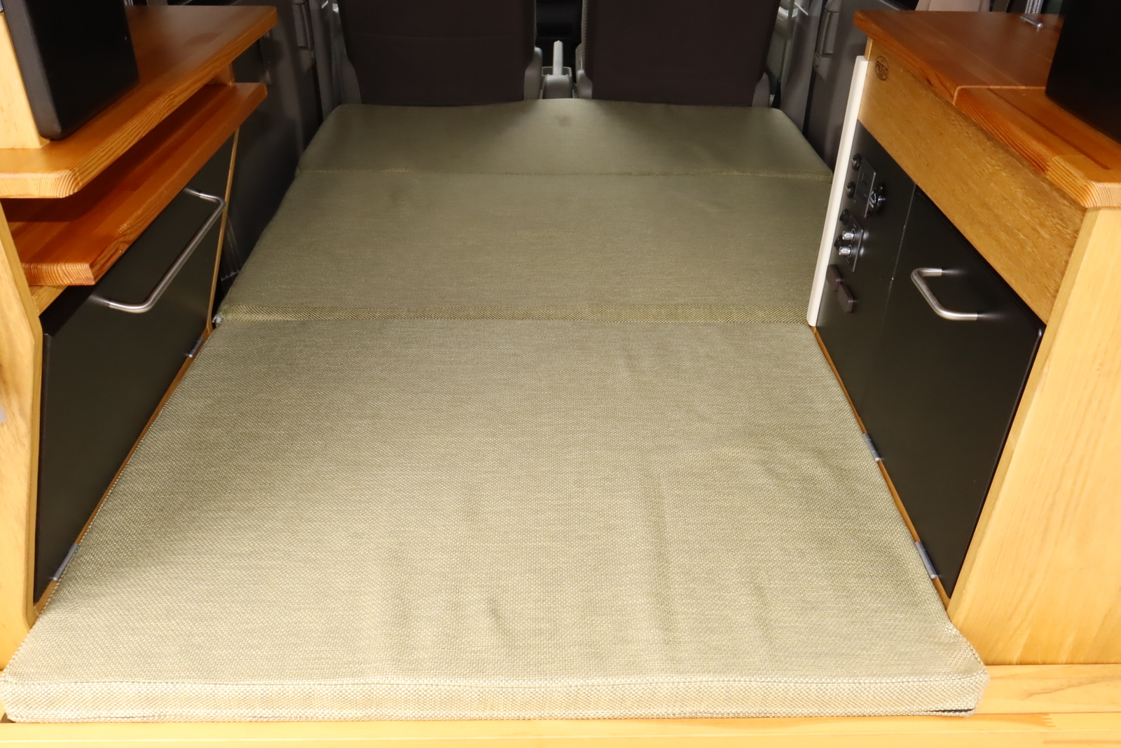 キャンピングカー軽キャンパー