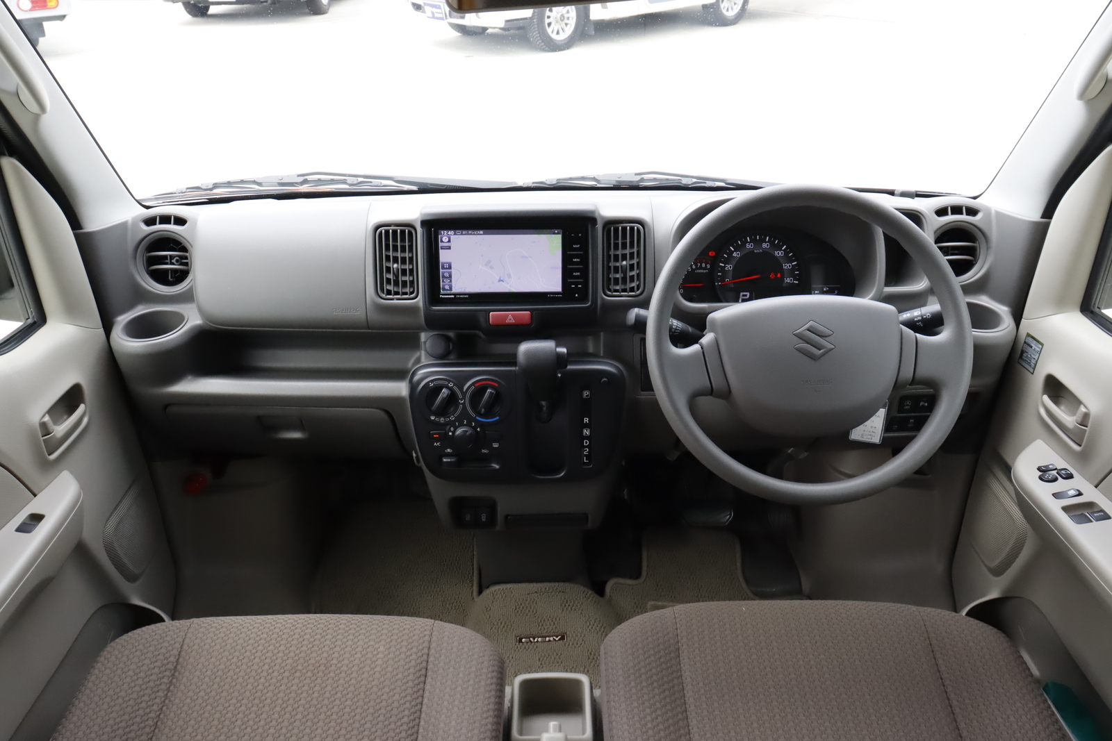 キャンピングカー軽キャンパー