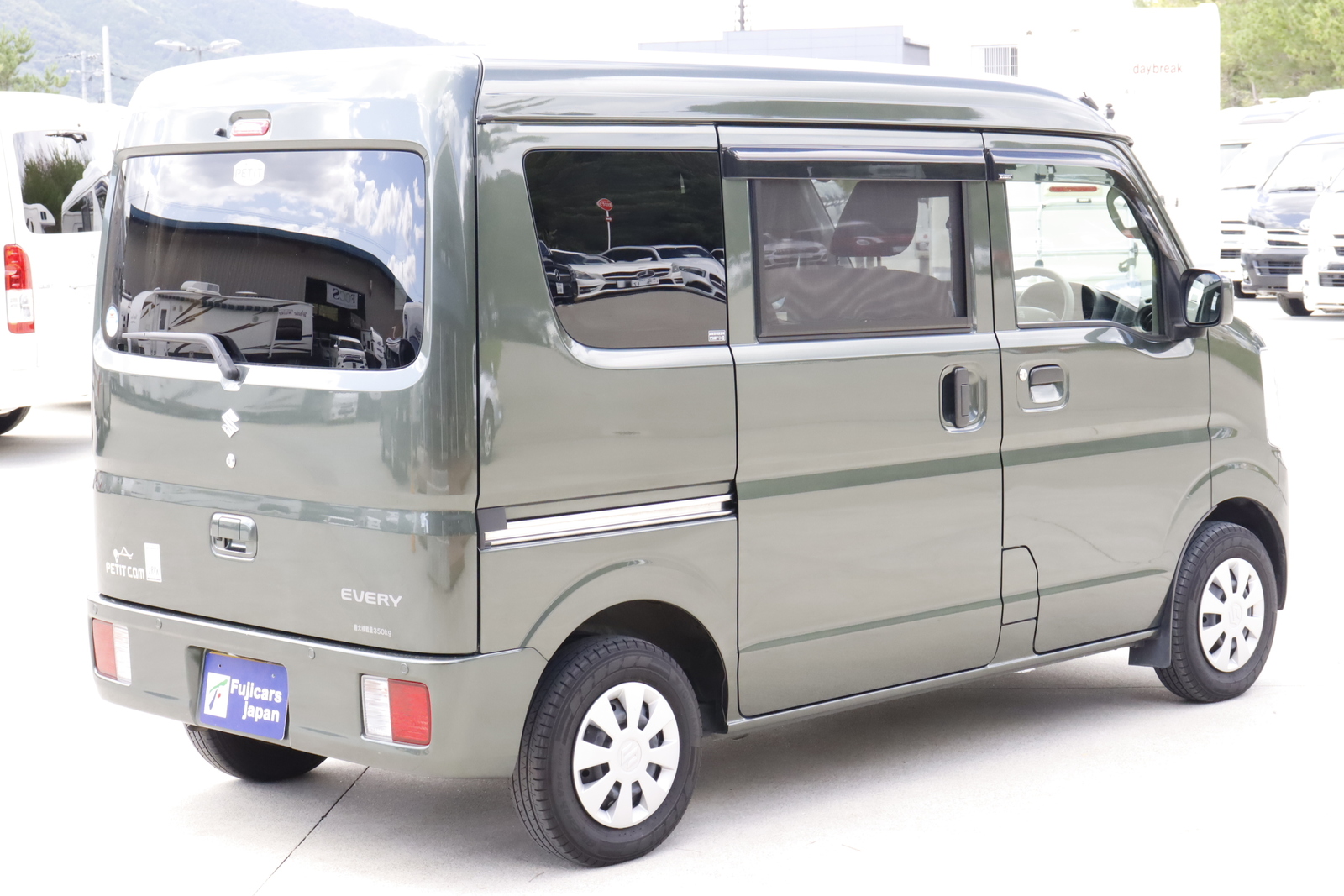 キャンピングカー軽キャンパー