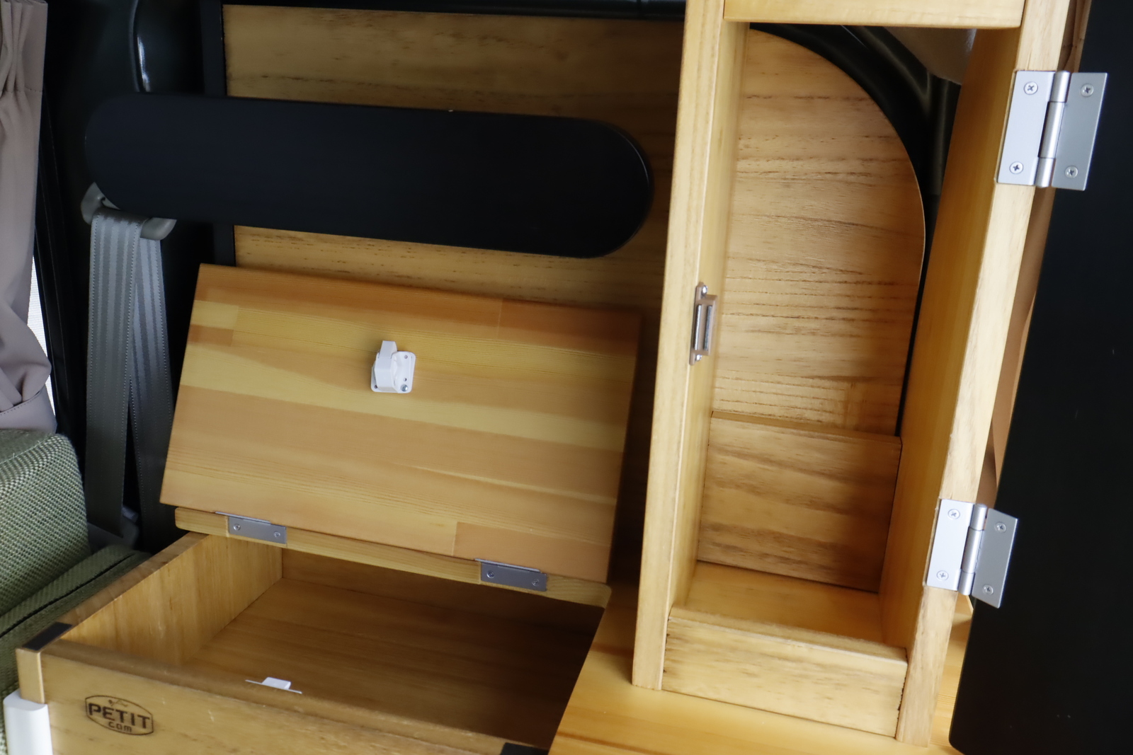 キャンピングカー軽キャンパー