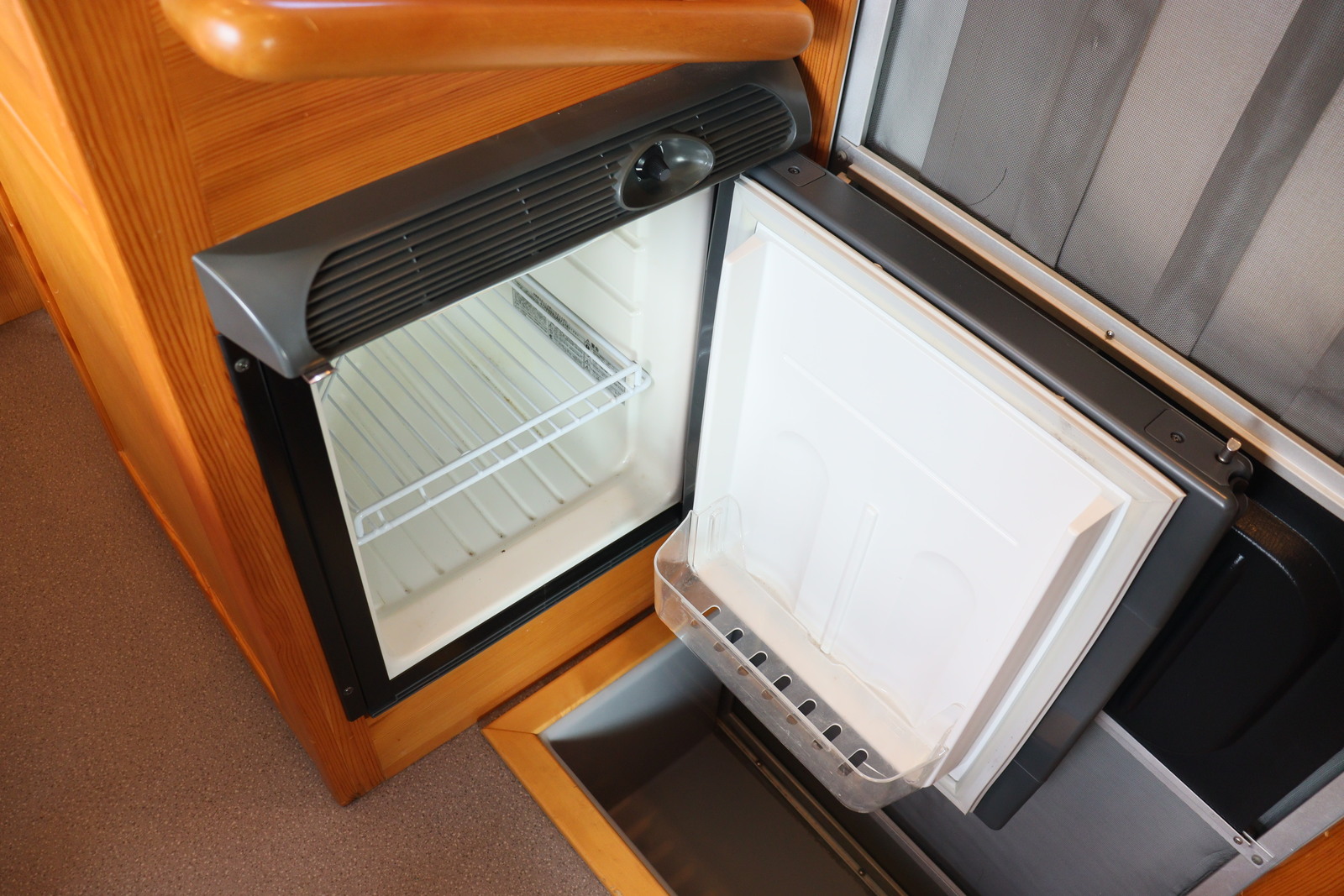 キャンピングカーキャブコン