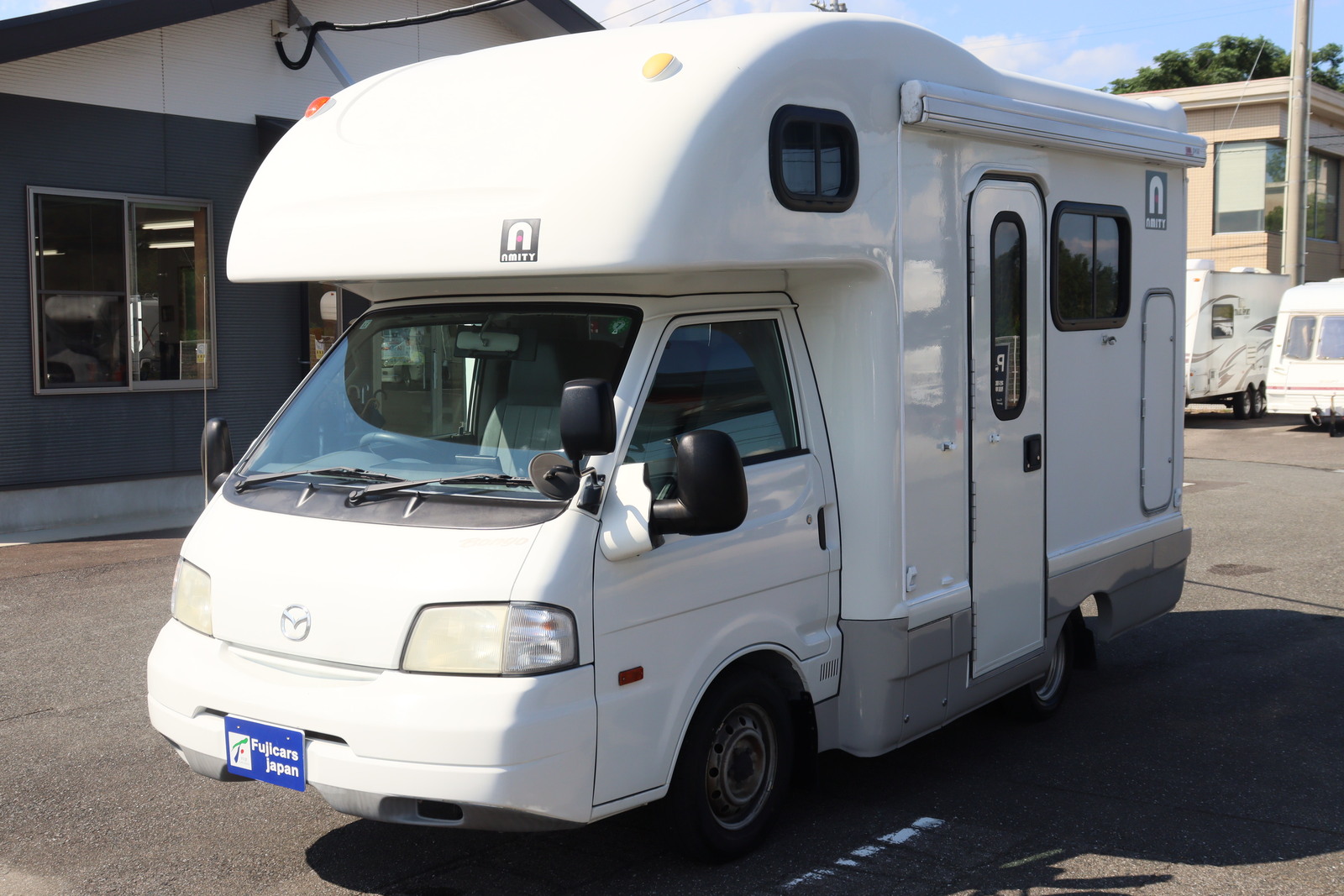 キャンピングカーキャブコン