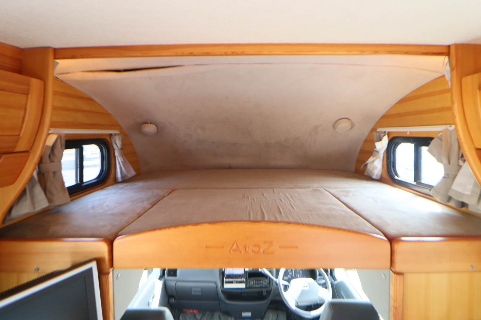 キャンピングカーキャブコン