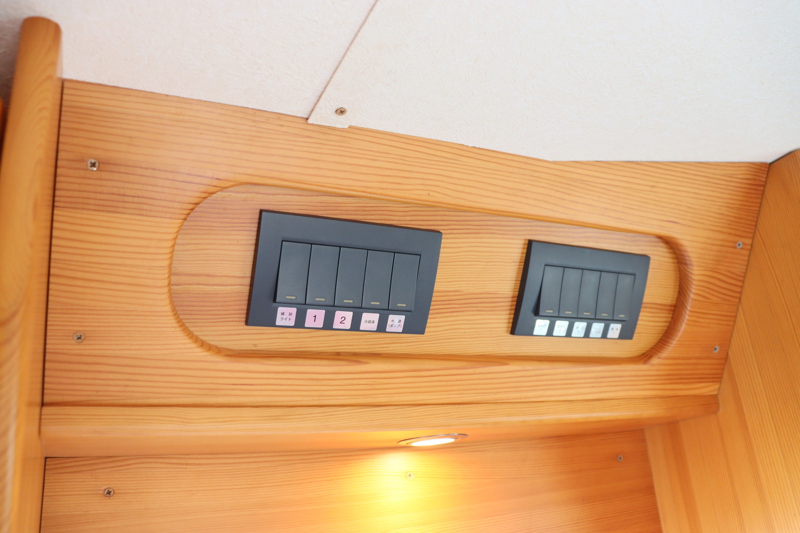 キャンピングカーキャブコン