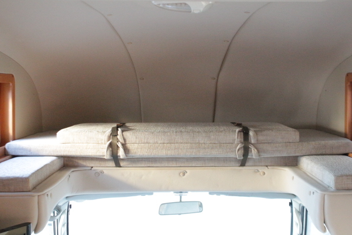 キャンピングカーキャブコン