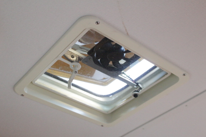 キャンピングカーキャブコン