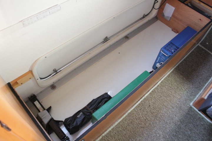 キャンピングカーキャブコン