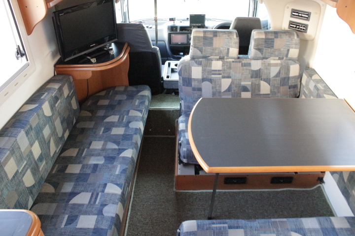 キャンピングカーキャブコン