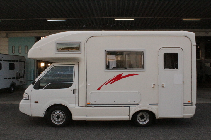 キャンピングカーキャブコン