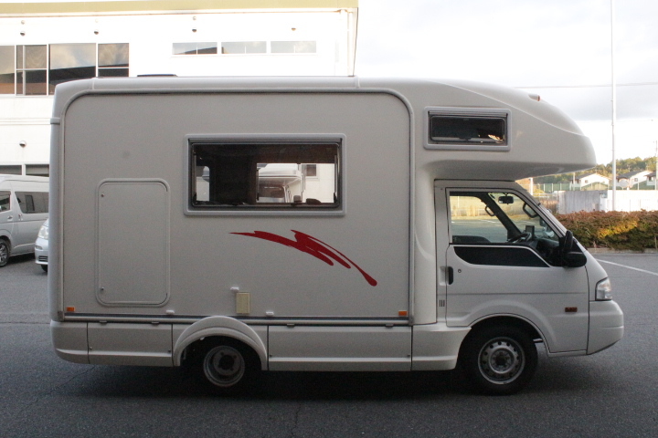 キャンピングカーキャブコン