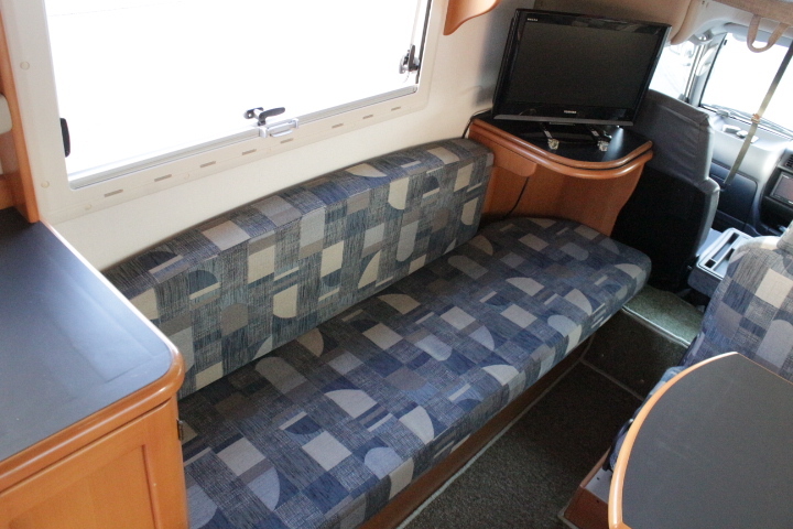 キャンピングカーキャブコン