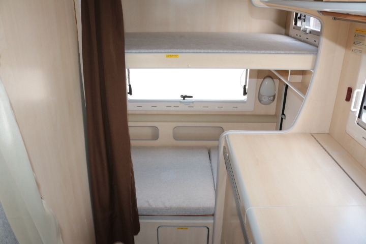 キャンピングカーキャブコン