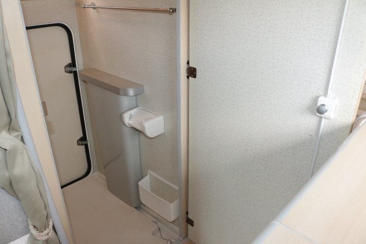 キャンピングカーキャブコン