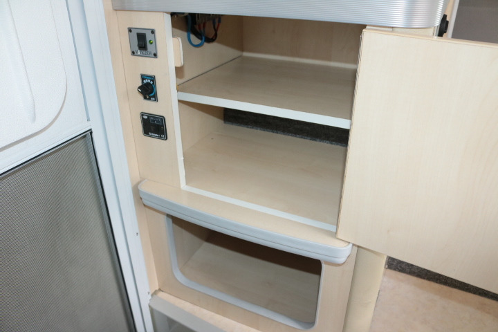 キャンピングカーキャブコン