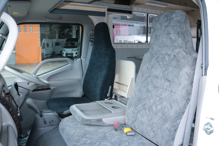 キャンピングカーキャブコン