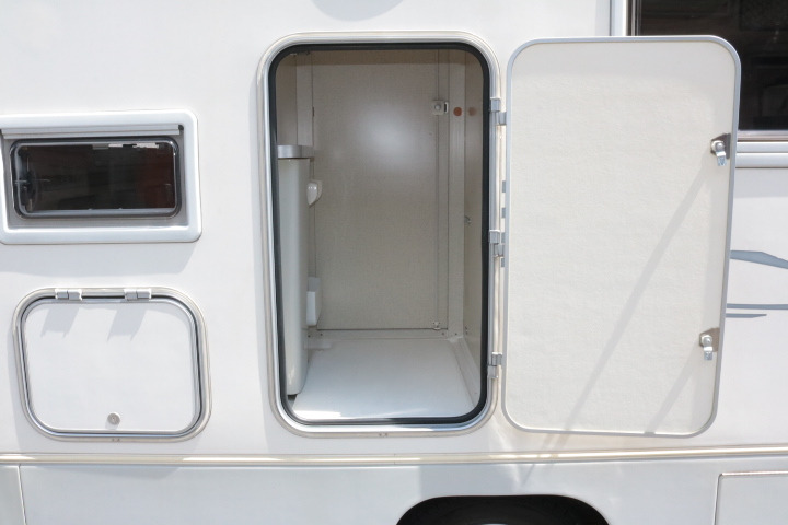 キャンピングカーキャブコン