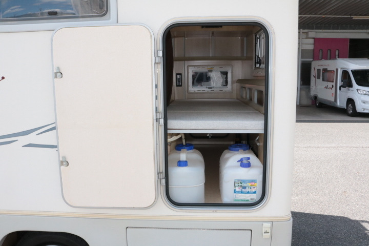 キャンピングカーキャブコン