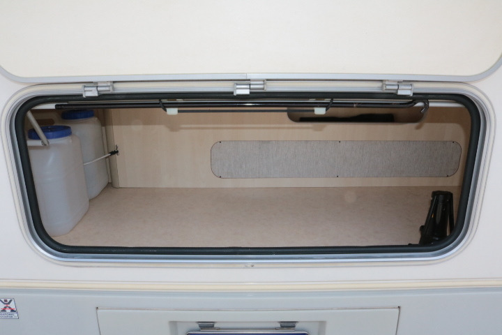 キャンピングカーキャブコン