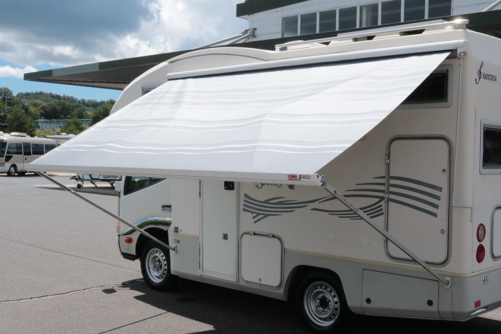 キャンピングカーキャブコン