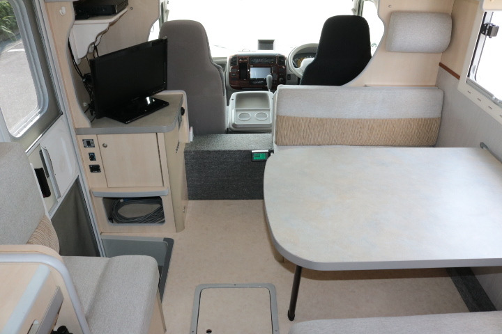 キャンピングカーキャブコン