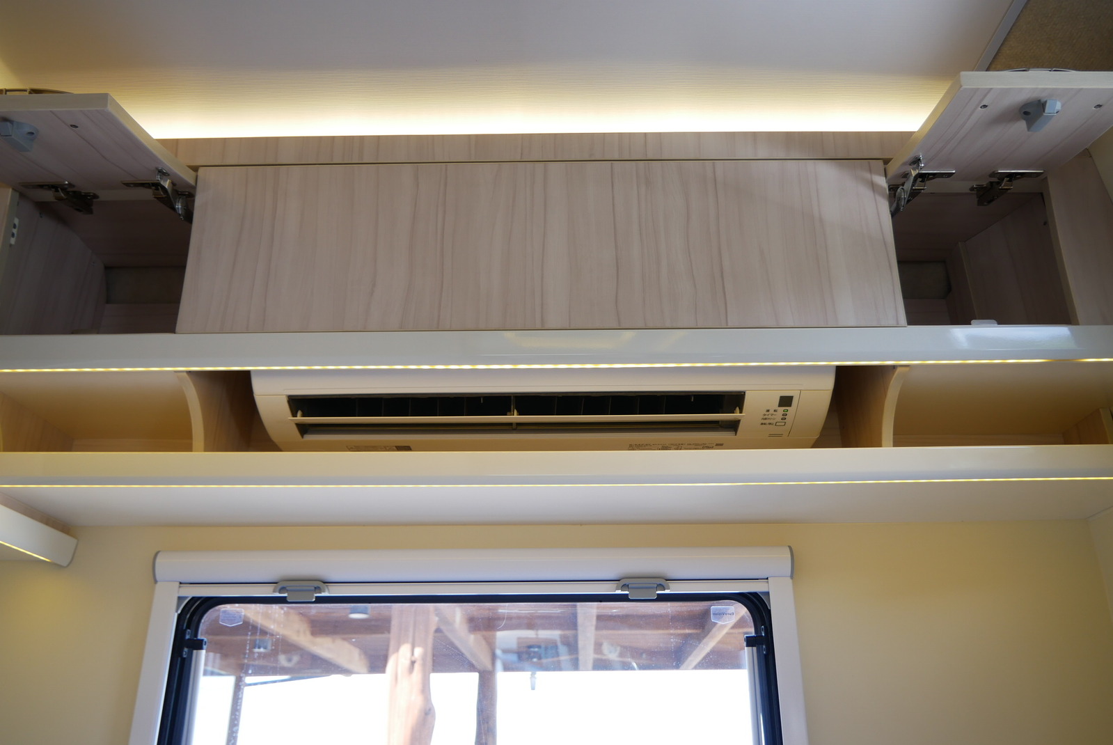 キャンピングカーキャブコン