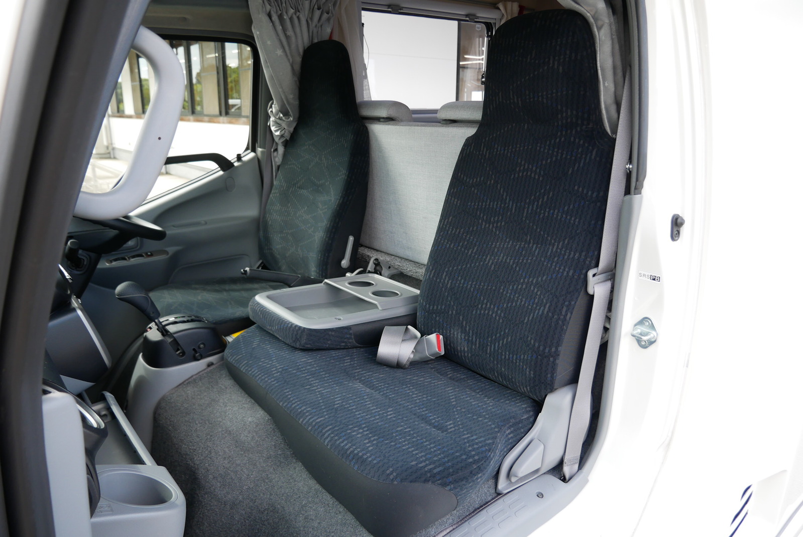 キャンピングカーキャブコン