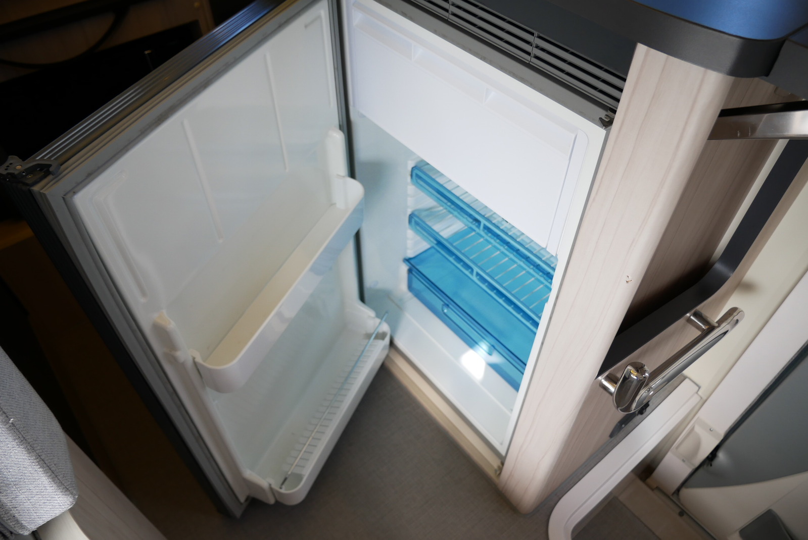 キャンピングカーキャブコン