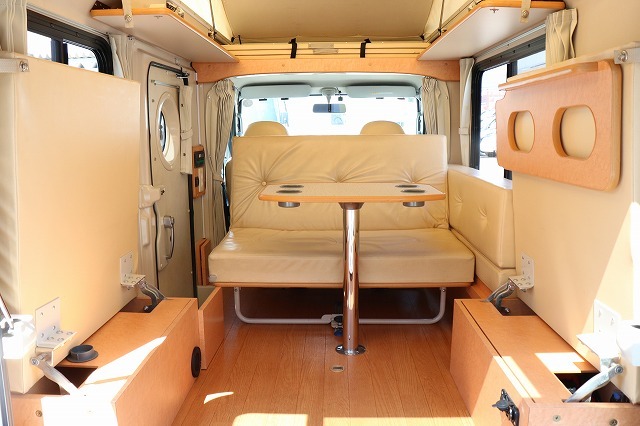 キャンピングカー軽キャンパー