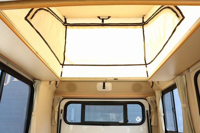 キャンピングカー軽キャンパー