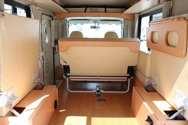 キャンピングカー軽キャンパー