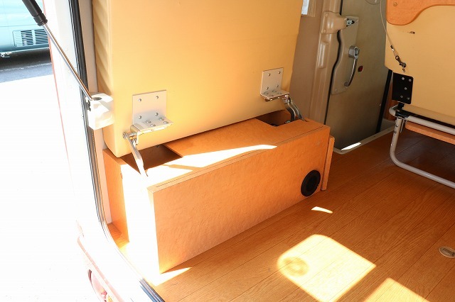 キャンピングカー軽キャンパー