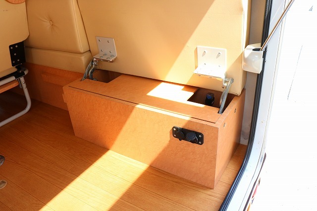 キャンピングカー軽キャンパー