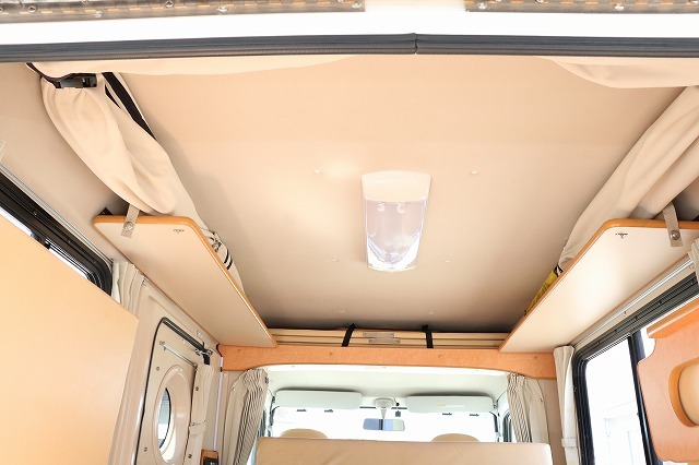 キャンピングカー軽キャンパー