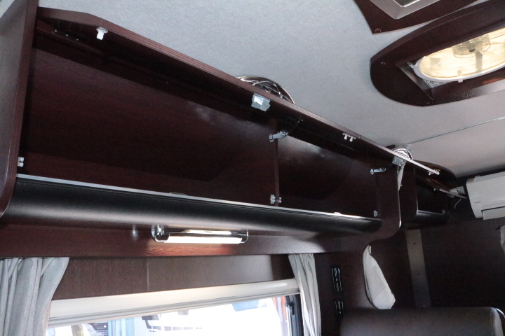 キャンピングカーキャブコン