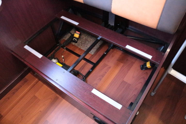 キャンピングカーキャブコン